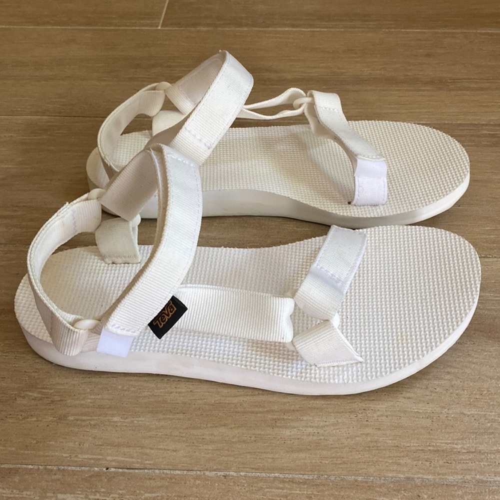Teva sandals, size 8. Got last summer and wore twice! Great, clean condition!